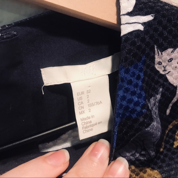 🎉 H&M Cat Blouse - Picture 5 of 5